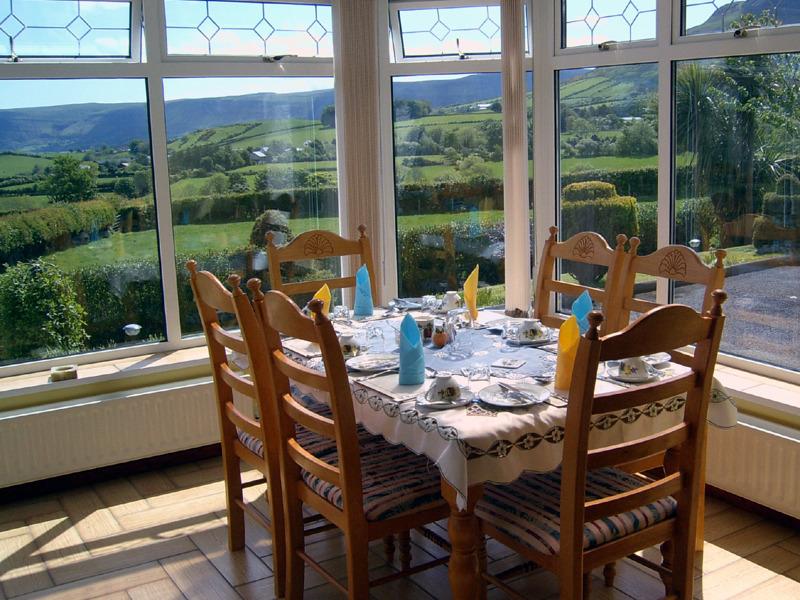Garron View Bed and Breakfast Cushendall Eksteriør billede